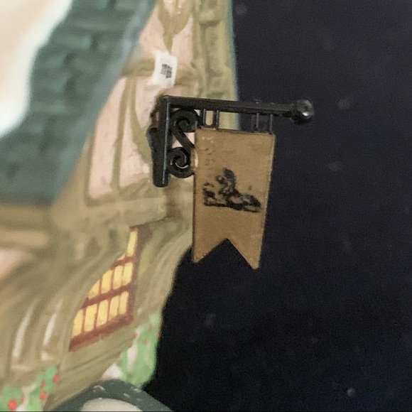 Department 56 Dickens Heritage The Pied Bull Inn 1993 Collector’s Ed. Ornament - Picture 7 of 14